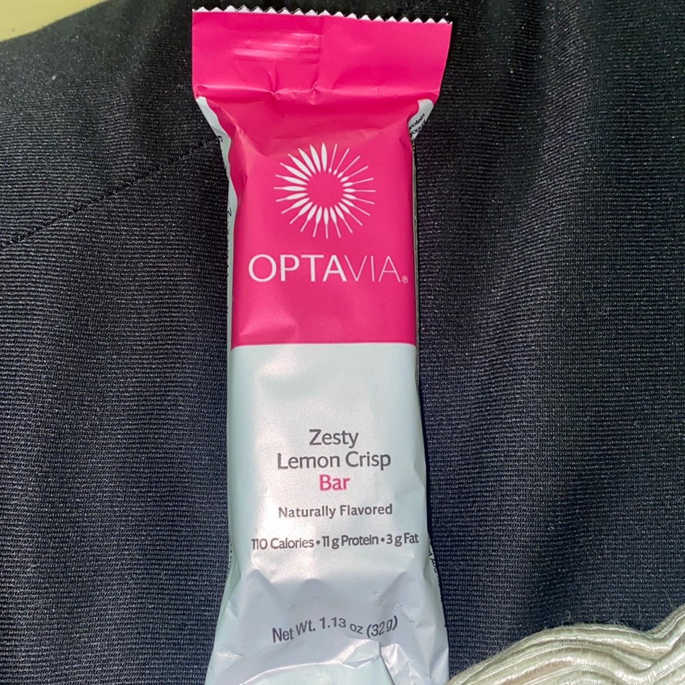 8 Optavia Zesty Lemon Crunch Bars